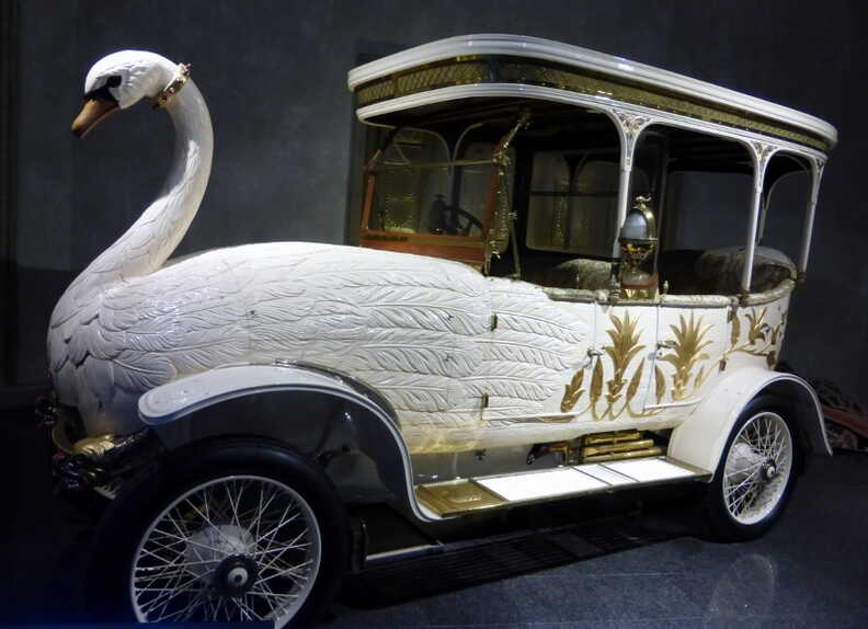 293a Swan car 1 1910 Brooke Swan Car.jpg